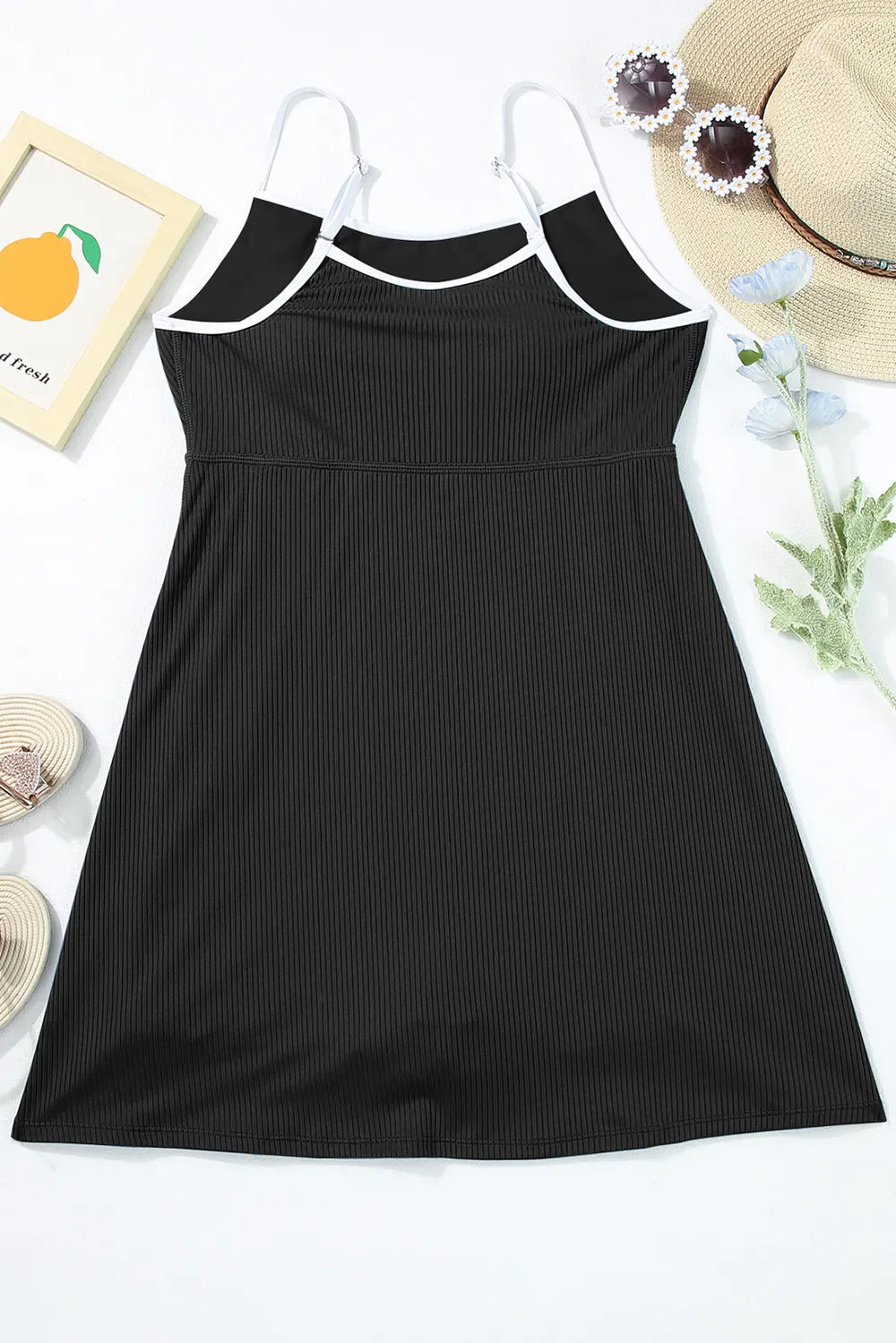 Women's Contrast Trim Scoop Neck One-Piece Swimwear Tummy Control